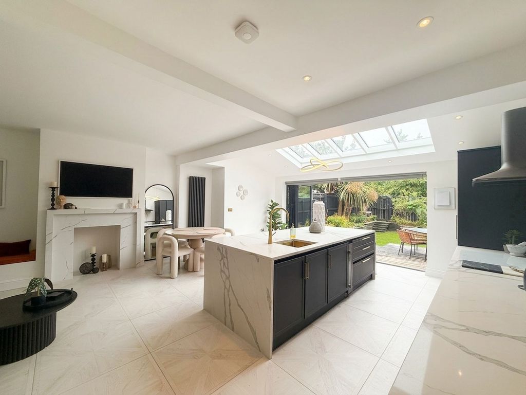 Property photo 1 of 14 Kitchen