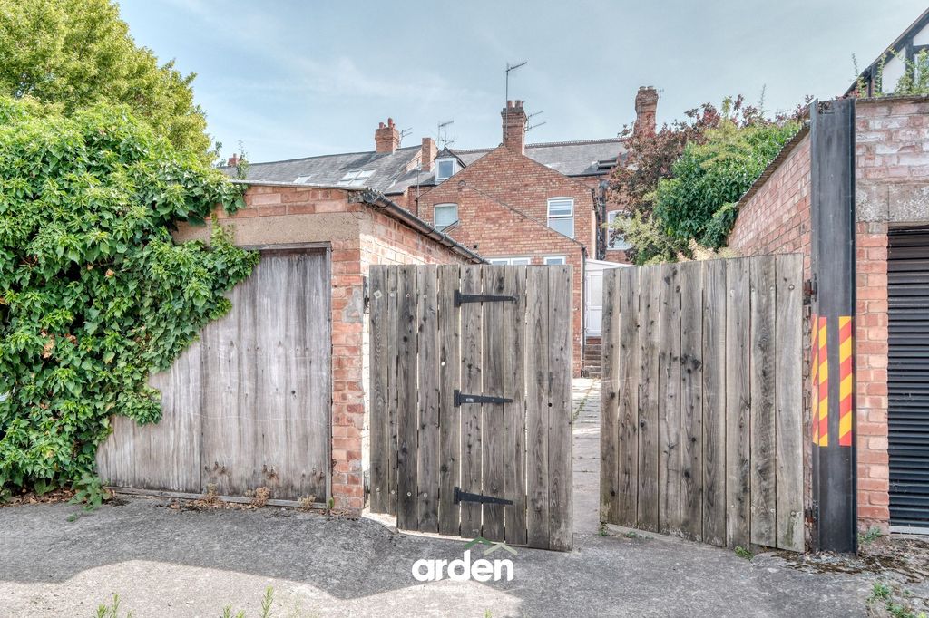 Property photo 2 of 14