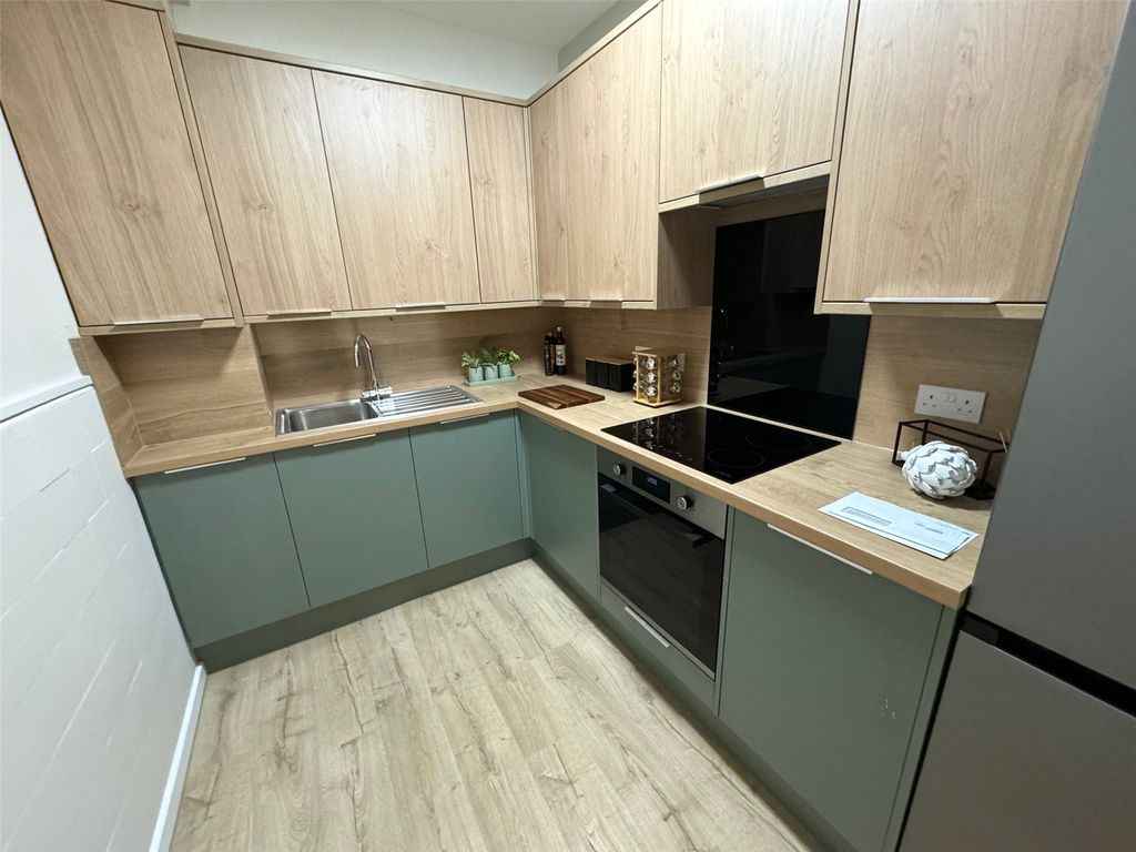 Property photo 2 of 9 Picture No. 10