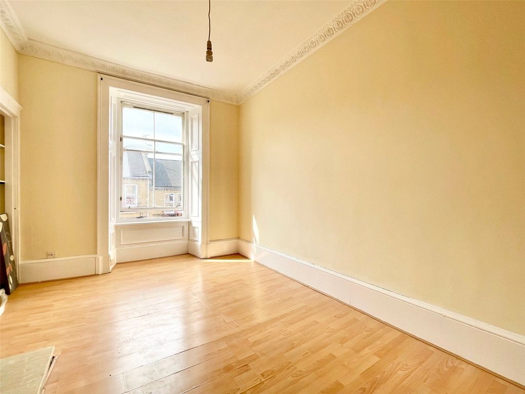 Property photo 2 of 10 Picture No. 21