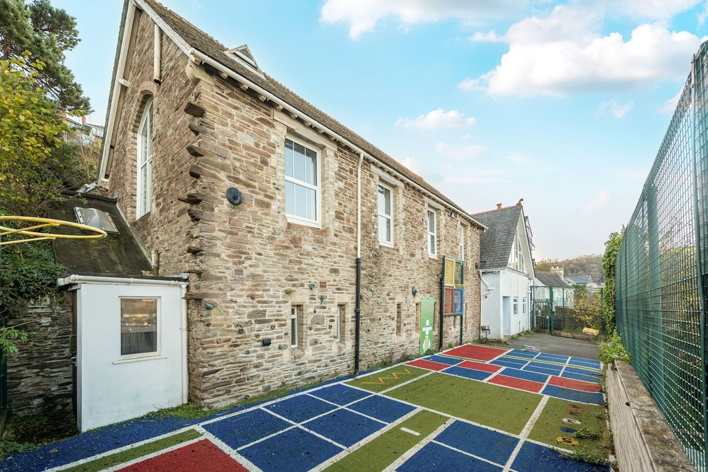 Property photo 1 of 21 Photo 2