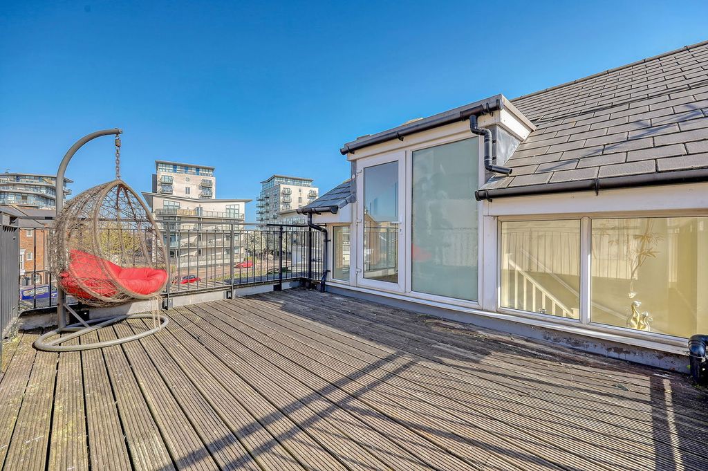 Property photo 3 of 53