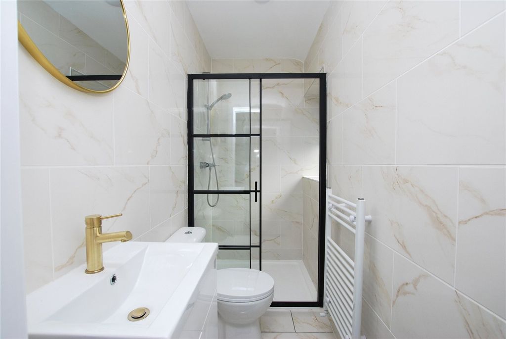 Property photo 2 of 8 Picture No. 11