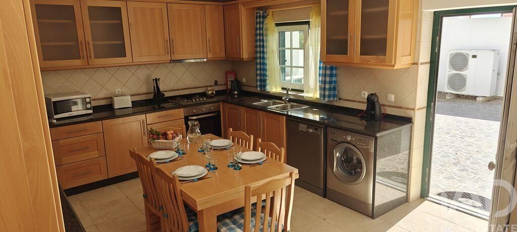 Property photo 2 of 35