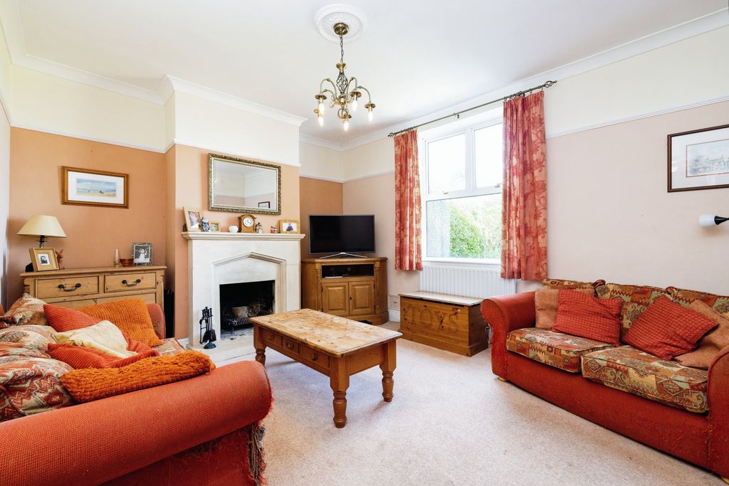 Property photo 3 of 15