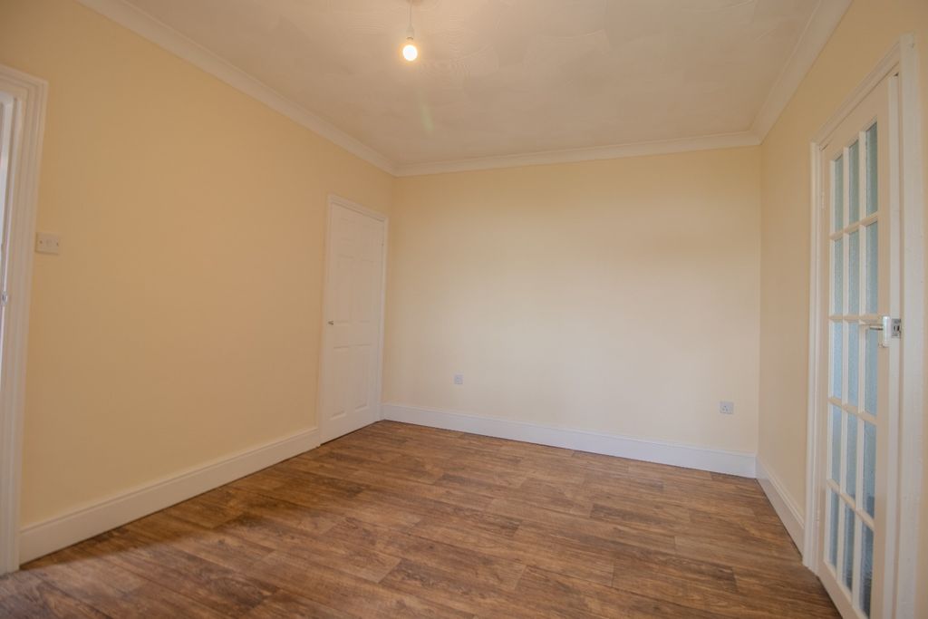 Property photo 3 of 18 5368703