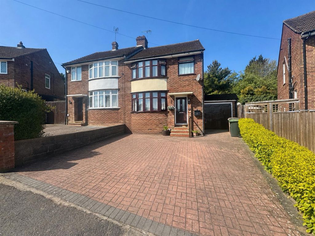 Property photo 1 of 11 Front