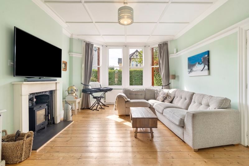 Property photo 3 of 27 40 Selborne Drive