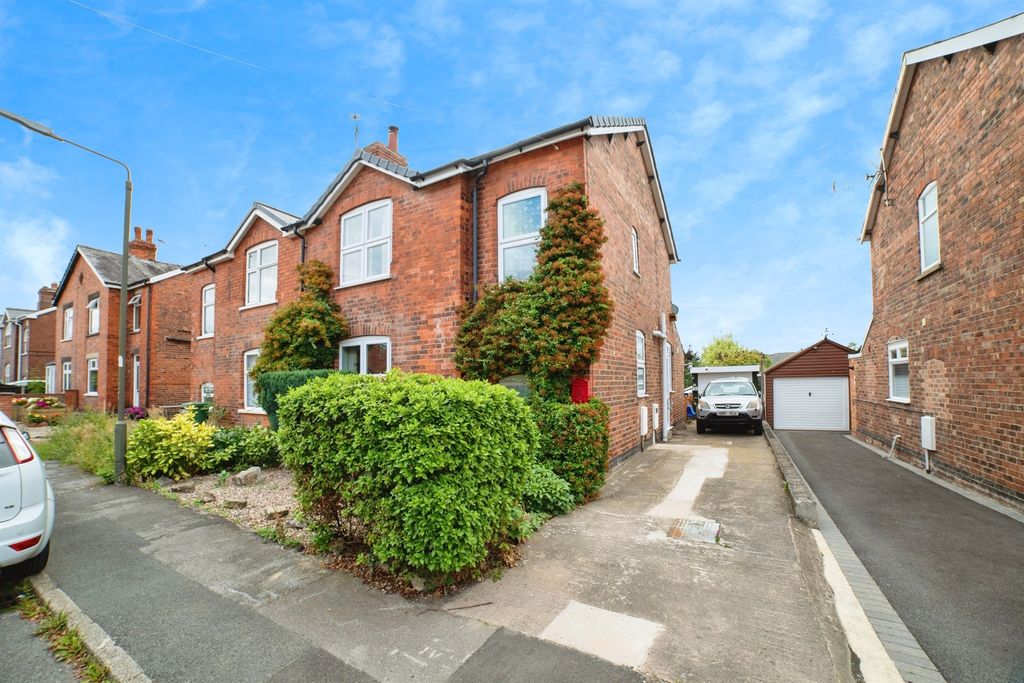 Property photo 2 of 17