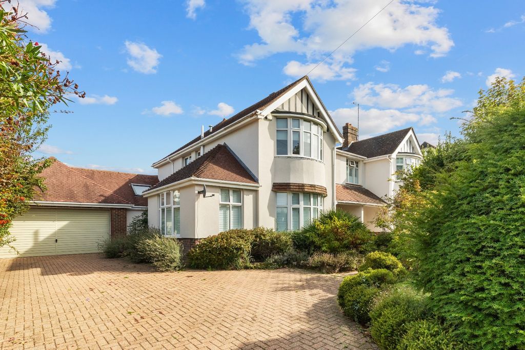 Property photo 1 of 18 4549991