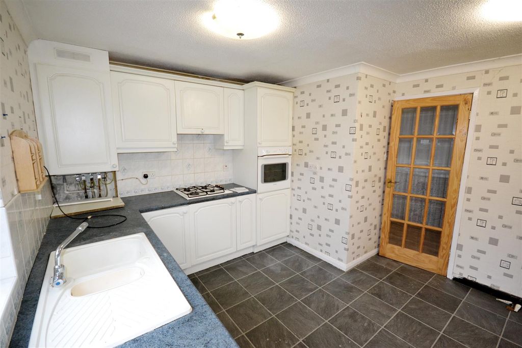 Property photo 3 of 7 199 Airton Place Kitchen.Jpg