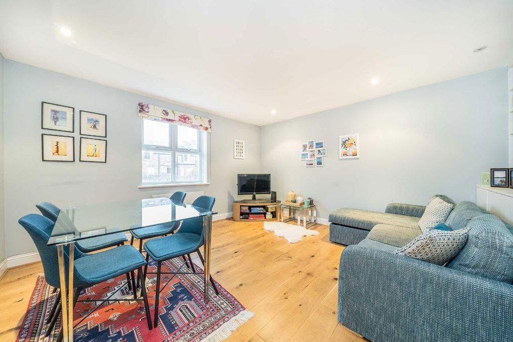 Property photo 2 of 5