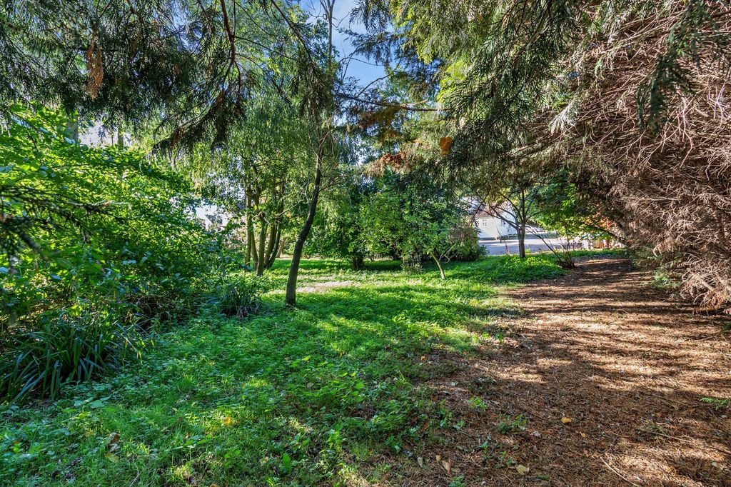 Property photo 3 of 13 Picture No. 16