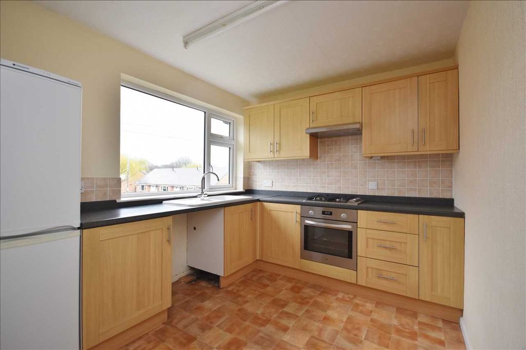 Property photo 3 of 6 Kitchen