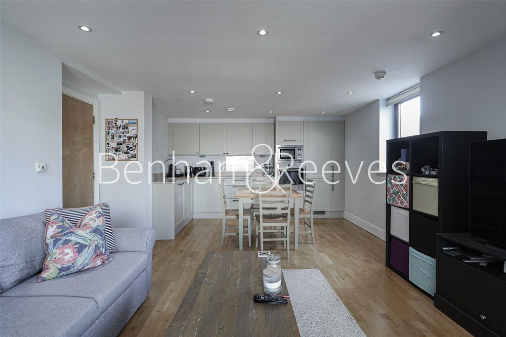 Property photo 3 of 10 Picture No. 02