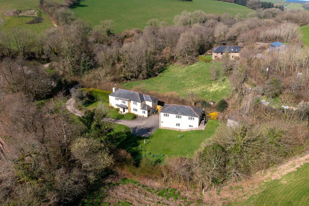 Property photo 2 of 24