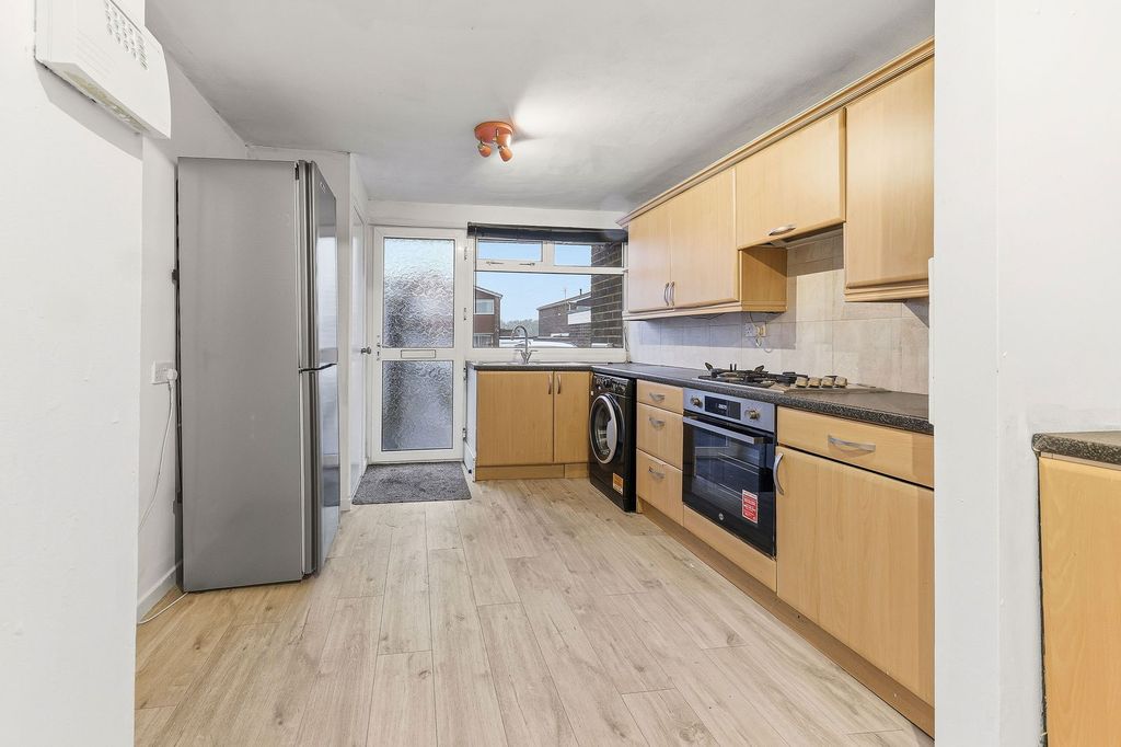 Property photo 3 of 21