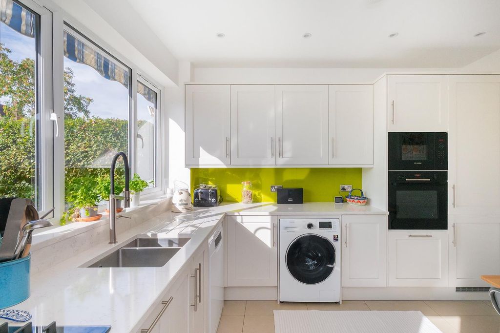 Property photo 3 of 28 0O8Cdd - Kitchen B.Jpg
