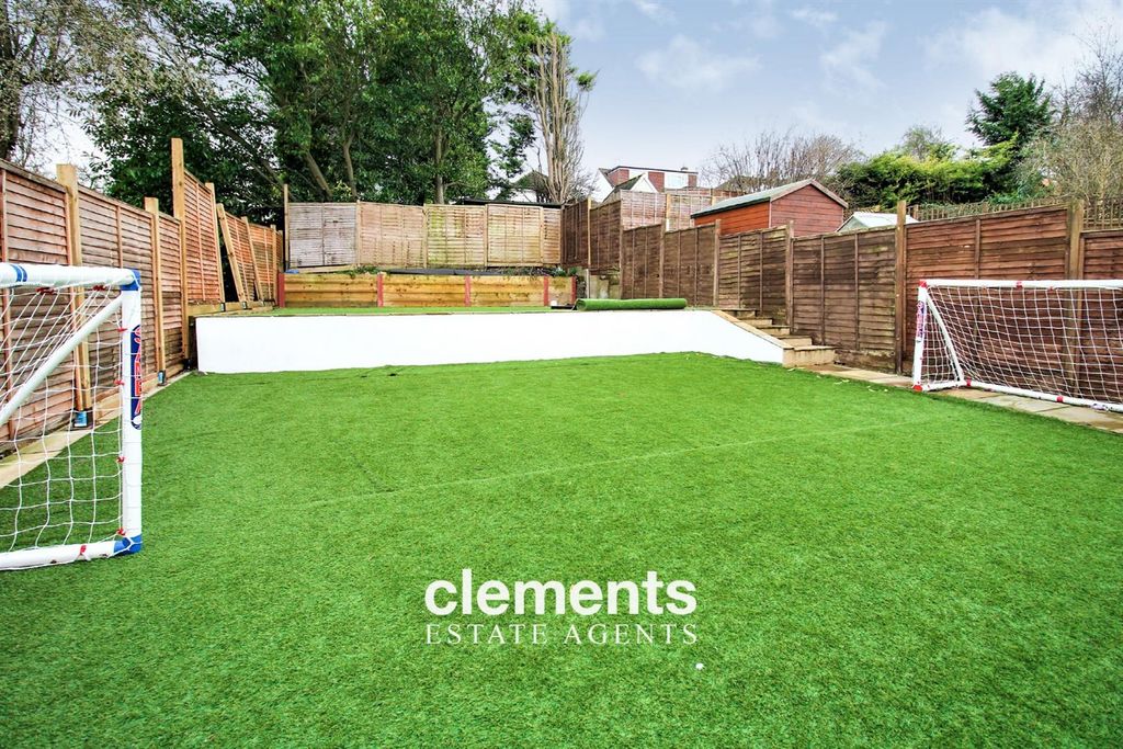 Property photo 3 of 18