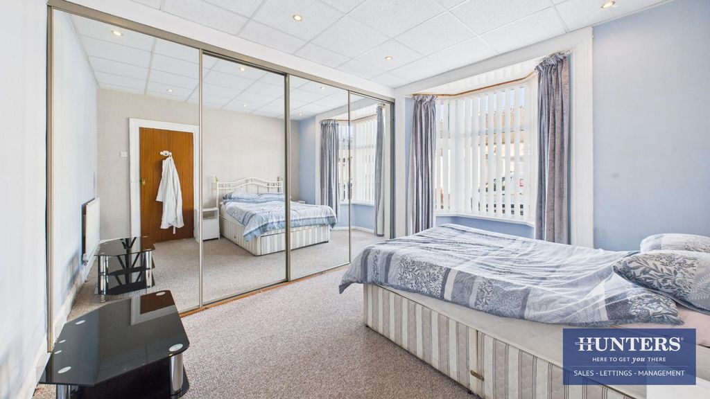 Property photo 3 of 17 Bedroom 1