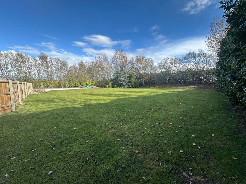Property photo 3 of 5
