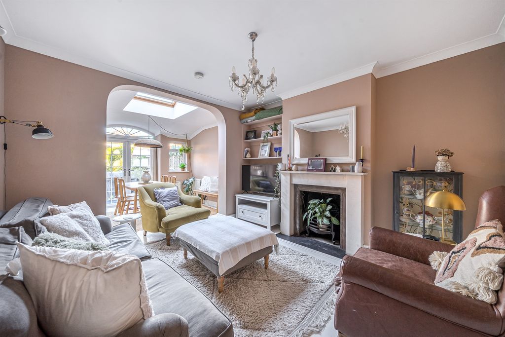 Property photo 3 of 14