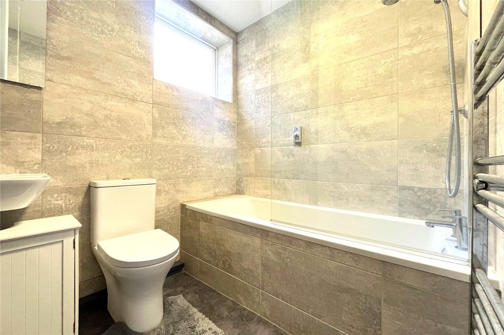 Property photo 3 of 8 Picture No. 16