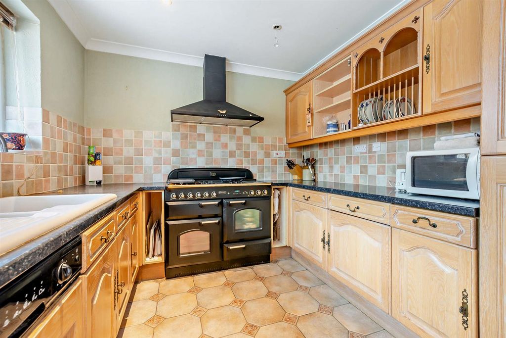 Property photo 2 of 15 Kitchen