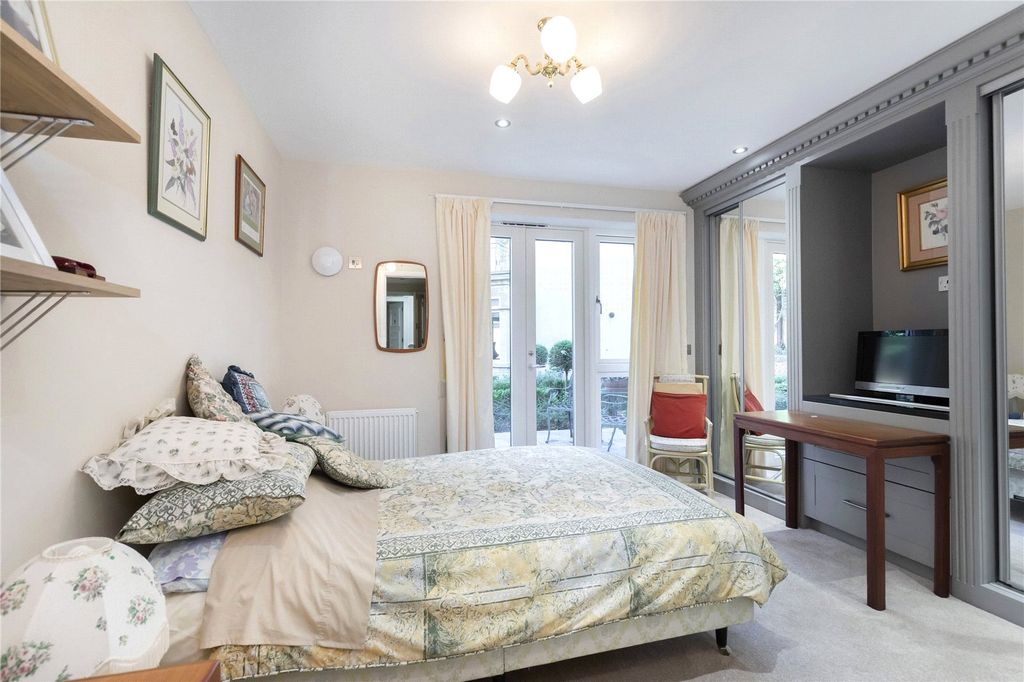 Additional image 10 of 1 bed flat to rentStratton Place, Stratton, Cirencester, Gloucestershire GL7