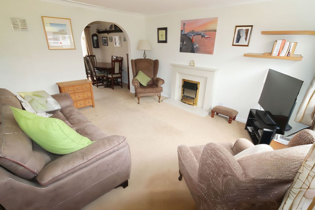 Property photo 2 of 26