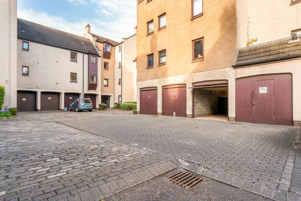 Property photo 1 of 8 5076211
