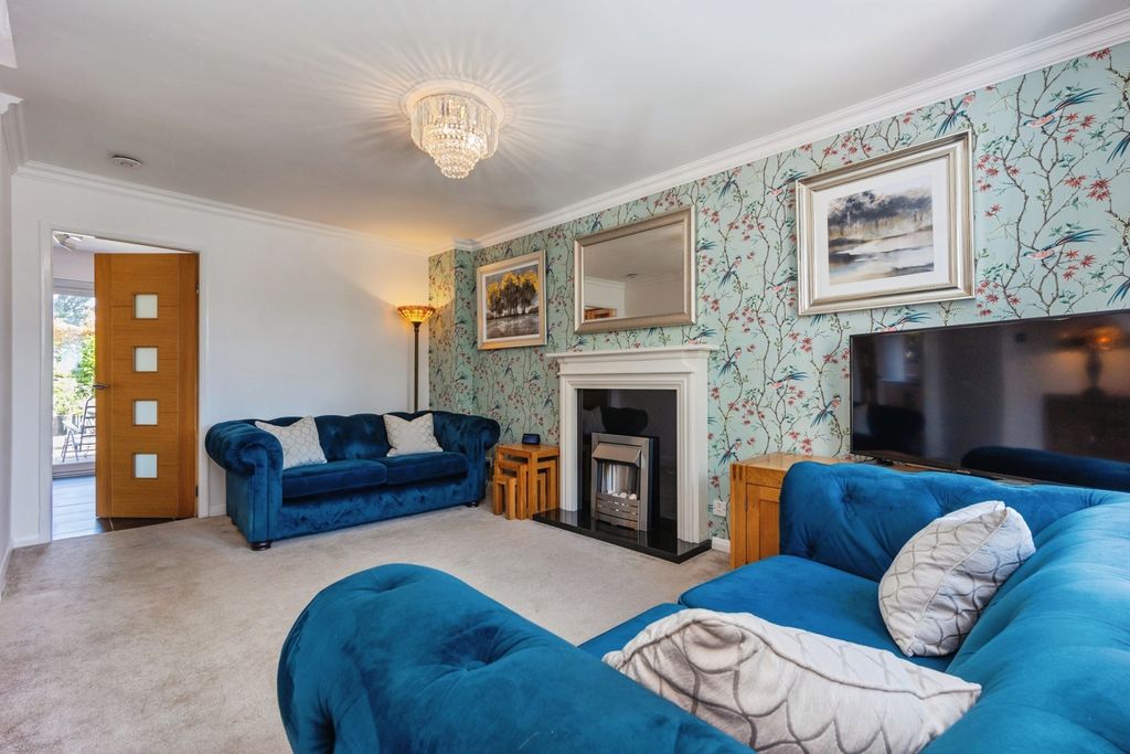Property photo 3 of 18 Pbox-Img.Jpg