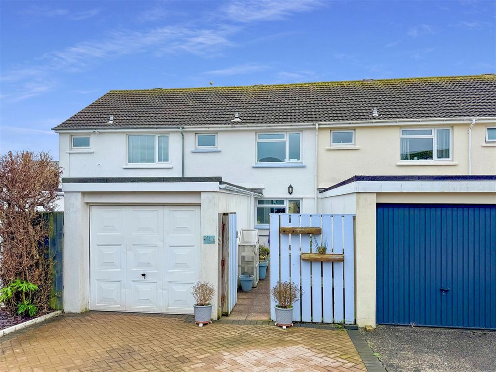 Property photo 1 of 9 14 Bramble Close