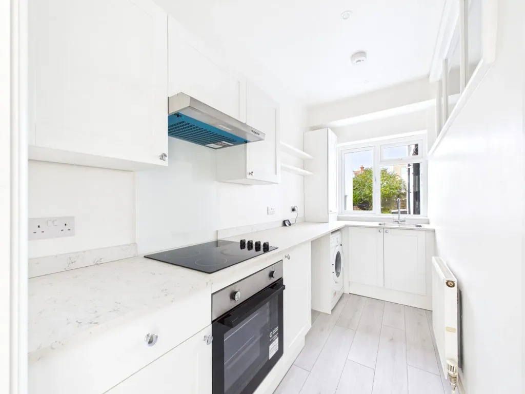 Property photo 3 of 4 Kitchen_1762170439662