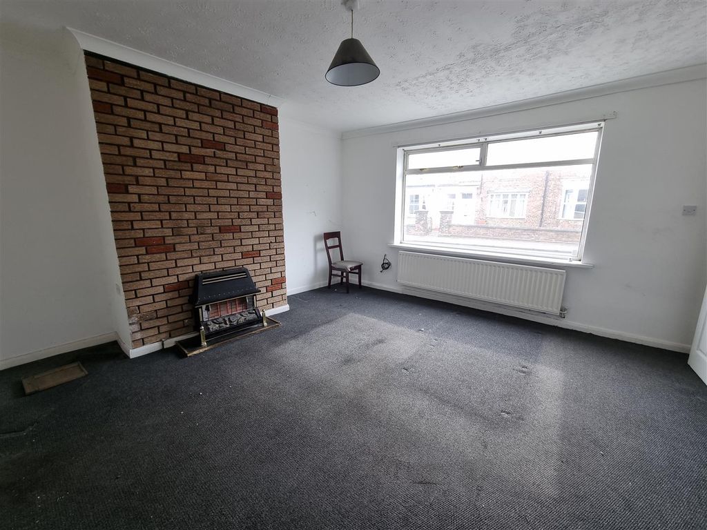 Property photo 3 of 12 Image002.Jpg