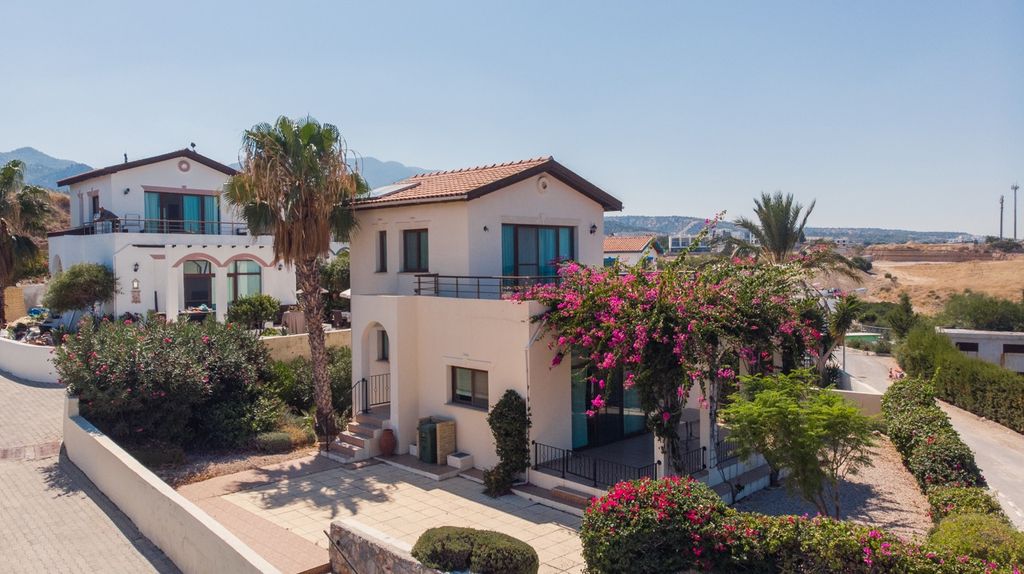 Property photo 2 of 26 Sea-View 3-Bedroom Triplex Villa In Bah\U00E7Eli Image No 2