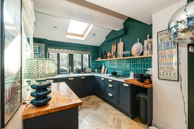 Property photo 3 of 15 Kitchen Area