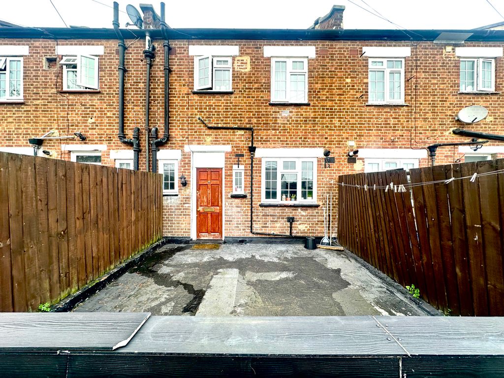 Property photo 1 of 6