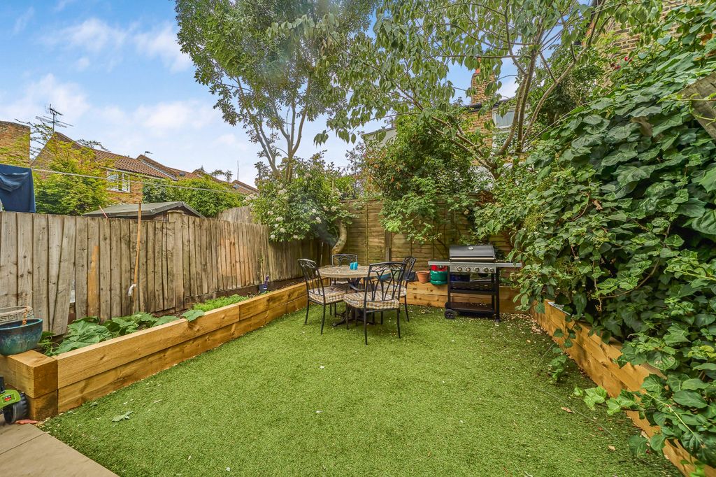 Property photo 3 of 18 Picture No. 17