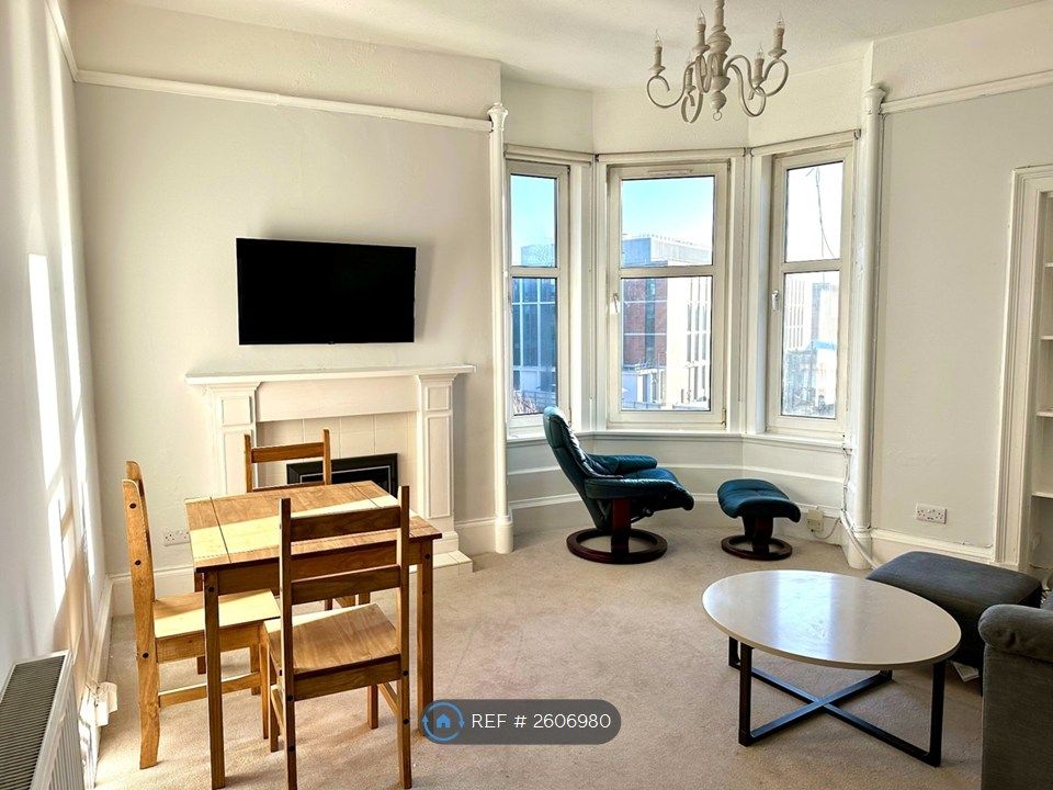 Property photo 3 of 14 Living Room