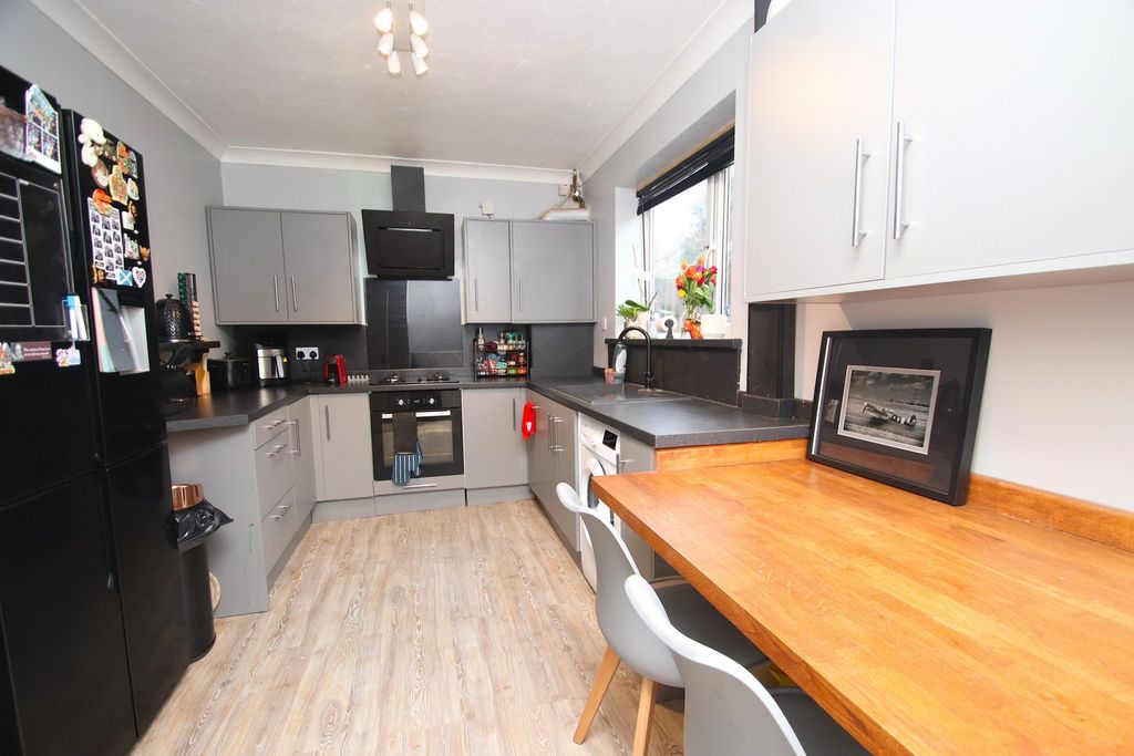 Property photo 2 of 11 Photo 7