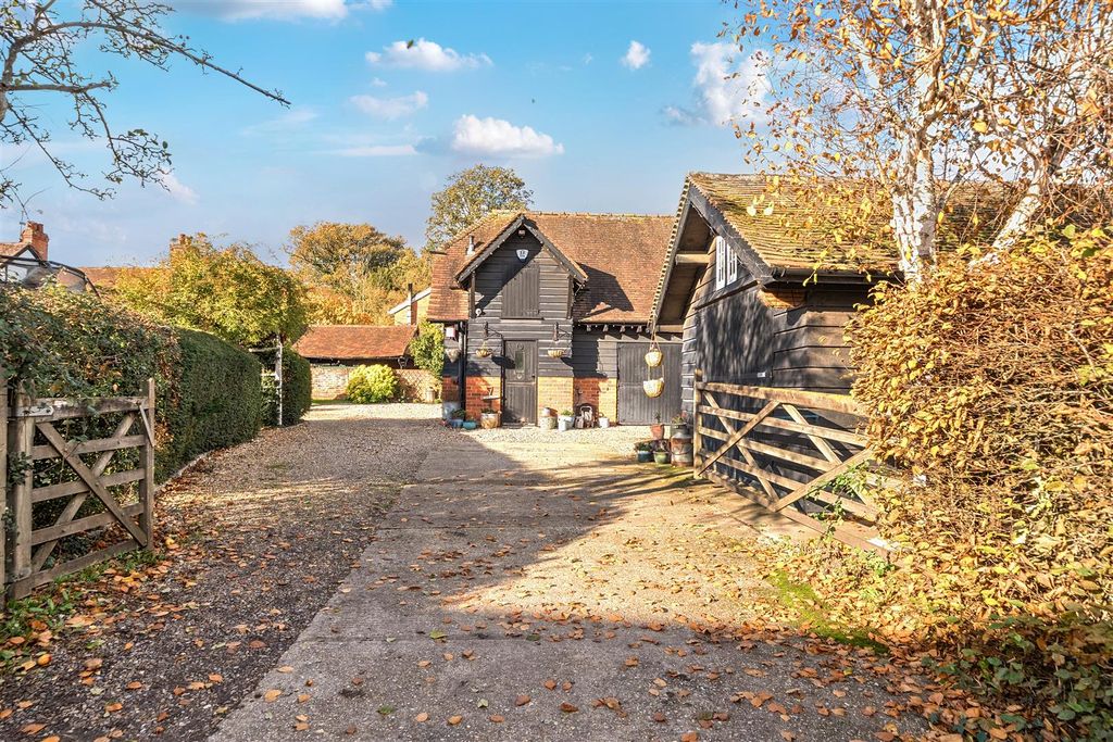 Property photo 2 of 25 1359961-29-690E09Cba5A98-Arw.Jpg