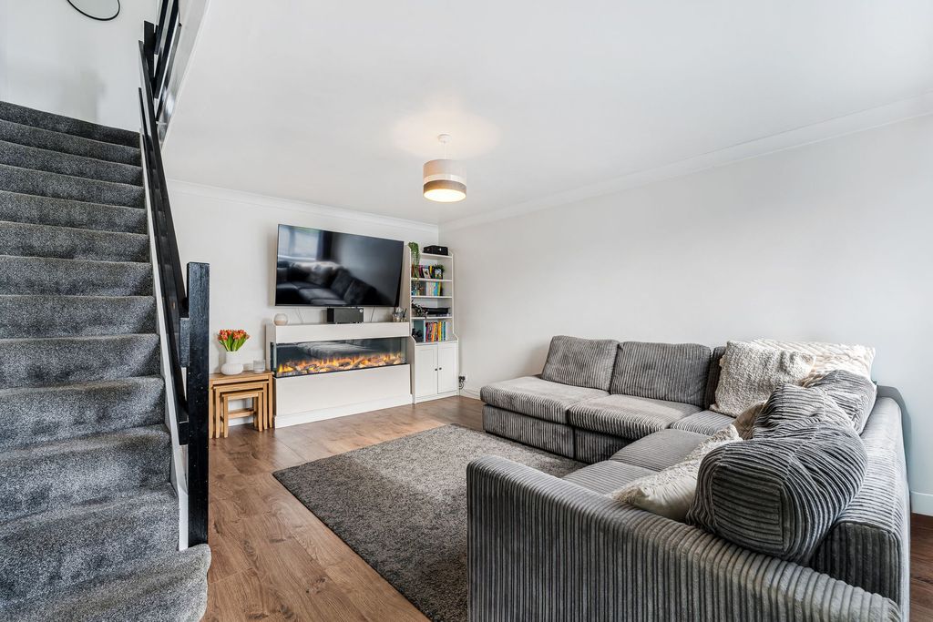 Property photo 3 of 21