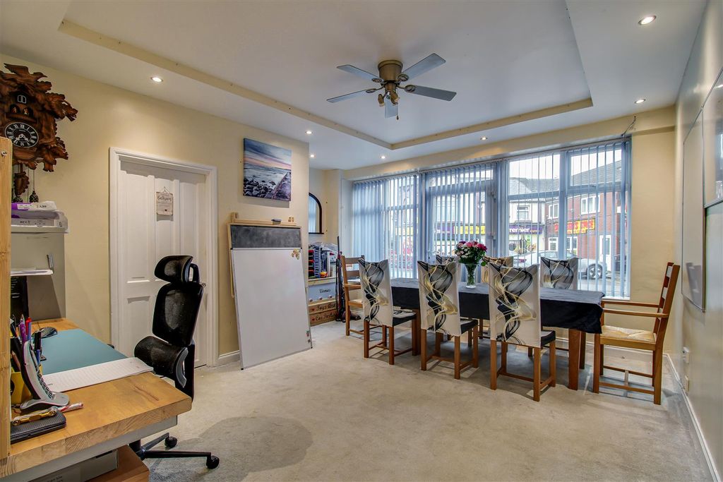Property photo 3 of 19 Dining Room