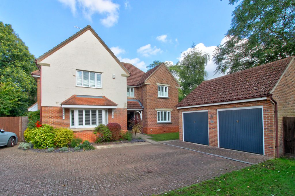 Property photo 1 of 28 Front