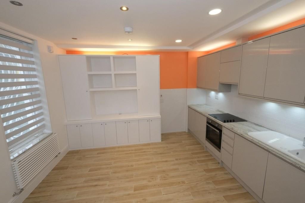 Property photo 2 of 11 Gallery