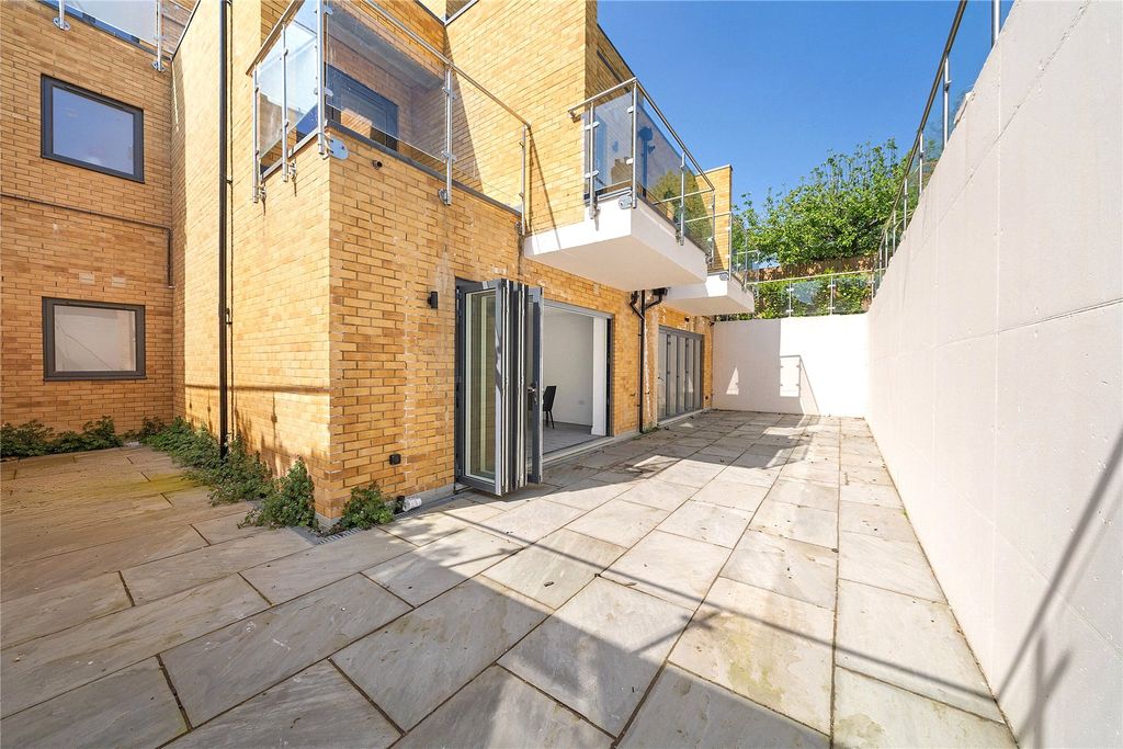 Property photo 3 of 8 Picture No. 19