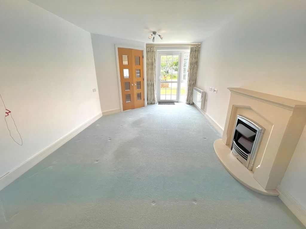 Property photo 2 of 11 1 Claridge House Lounge 1