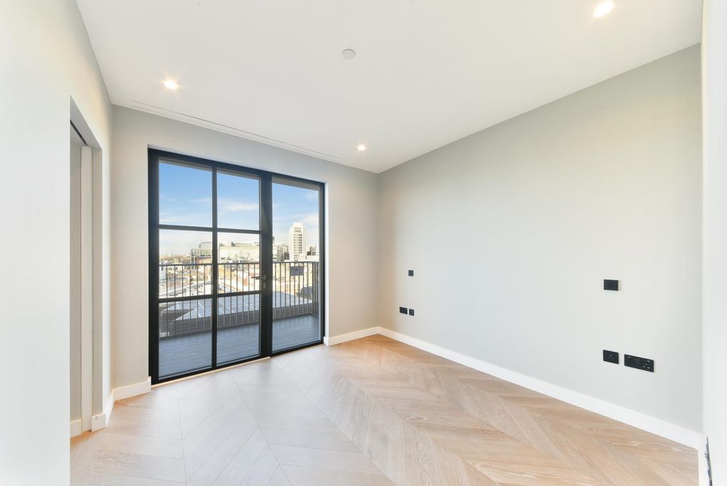 Property photo 3 of 6