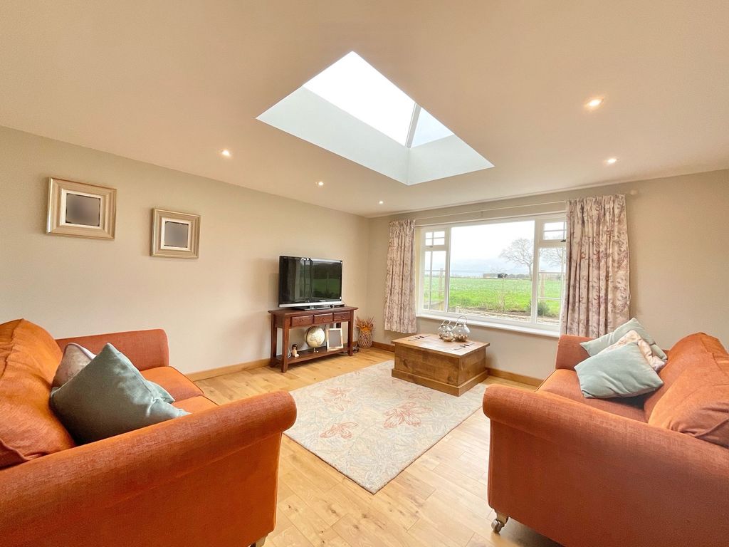 Property photo 3 of 34